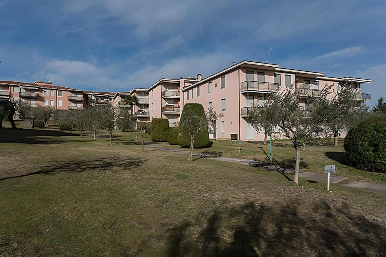 Natural Chic - Close To City Center And Beach - Parking Desenzano del Garda Luaran gambar